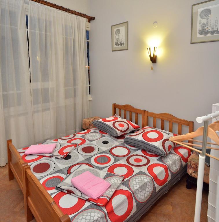 טביליסי Griboedov Hostel & Suites חדר תמונה