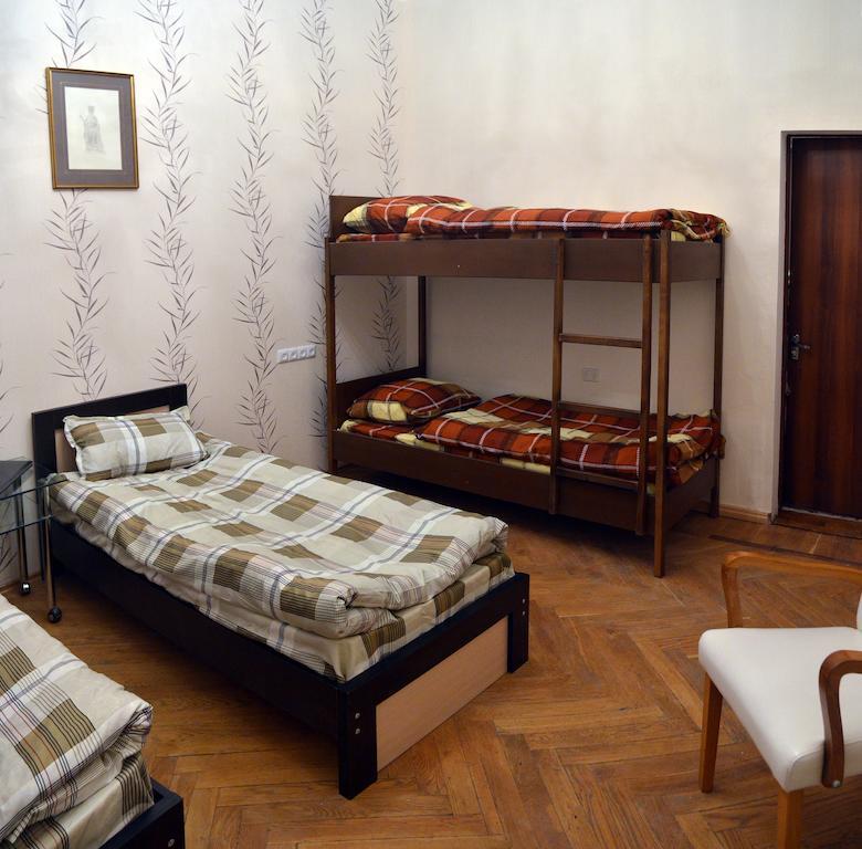 טביליסי Griboedov Hostel & Suites חדר תמונה