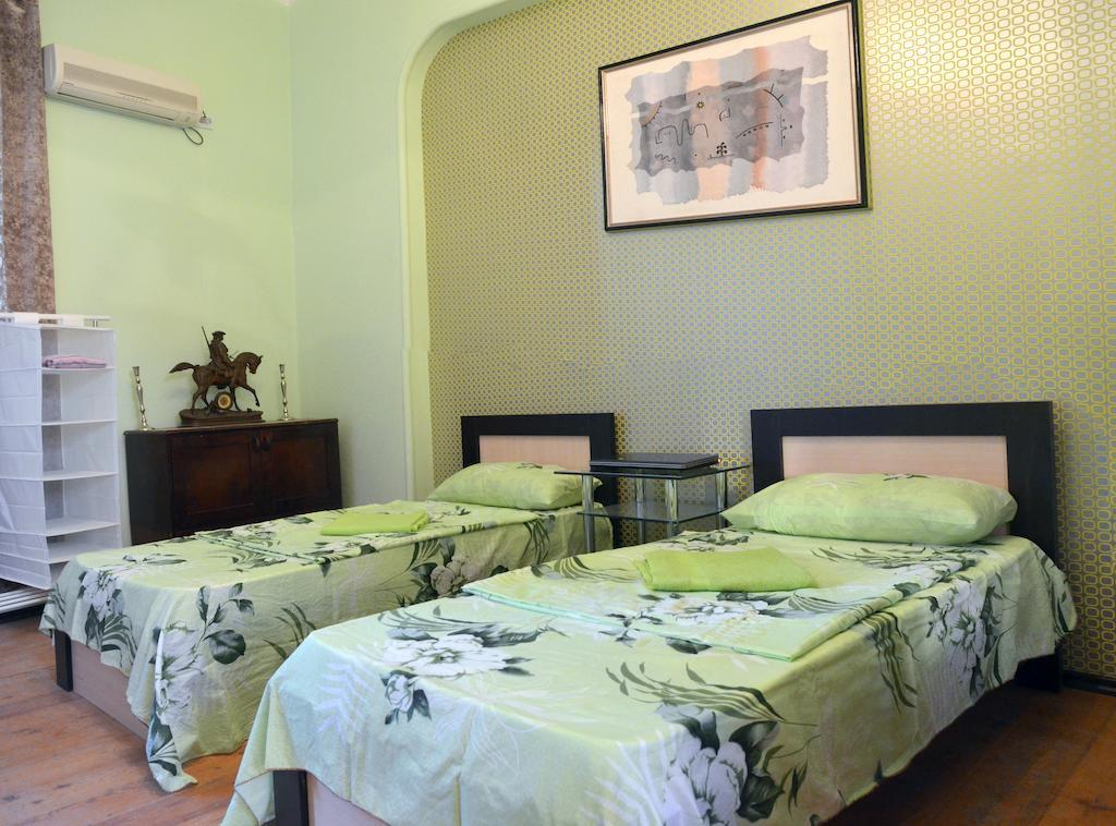 טביליסי Griboedov Hostel & Suites חדר תמונה