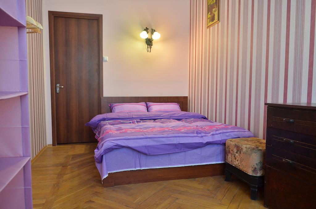 טביליסי Griboedov Hostel & Suites חדר תמונה