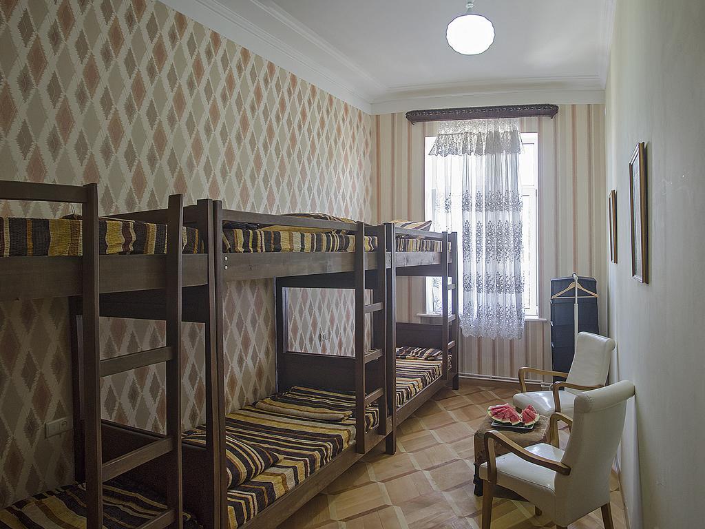 טביליסי Griboedov Hostel & Suites מראה חיצוני תמונה