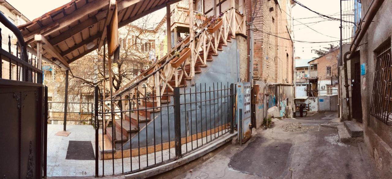 טביליסי Griboedov Hostel & Suites מראה חיצוני תמונה